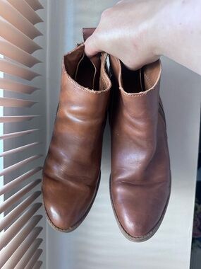 Target Dolce Vita Ankle Booties with Zipper Size 10 Carmel Brown